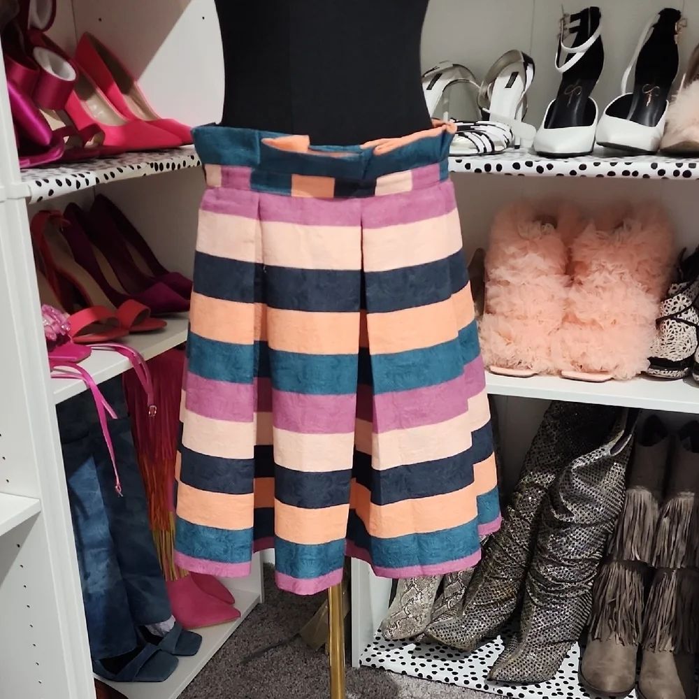 Chic Black and Pink Pleated Skater Skirt